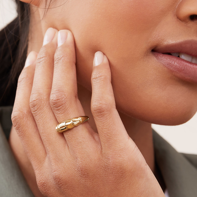 Featured image of post Mejuri Toronto Dome Ring : 14k dome croissant ring, gold chunky ring, gold rings for women, gold dome ring, gold statement ring, 14k gold plated.